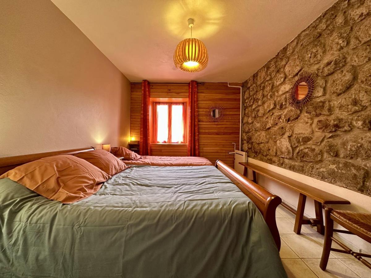 Gîte de NOE au Ray-pic Pereyres Extérieur photo